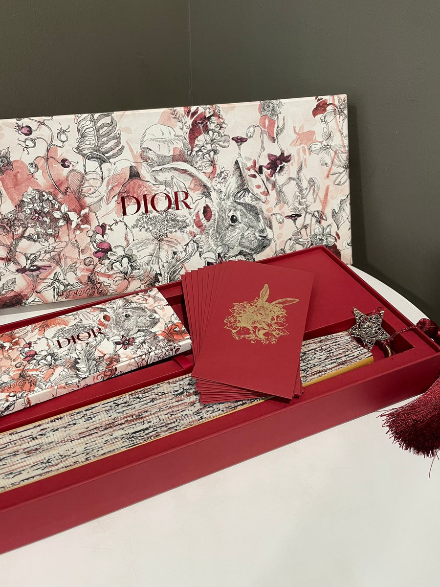 CHRISTIAN DIOR vipギフトボックス 赤 Dior Lunar VIP Fan Gift Box Red / White – LOVELOTSLUXURY