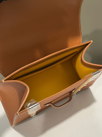 Open image in slideshow, Goyard Saigon Gold Grainy Leather