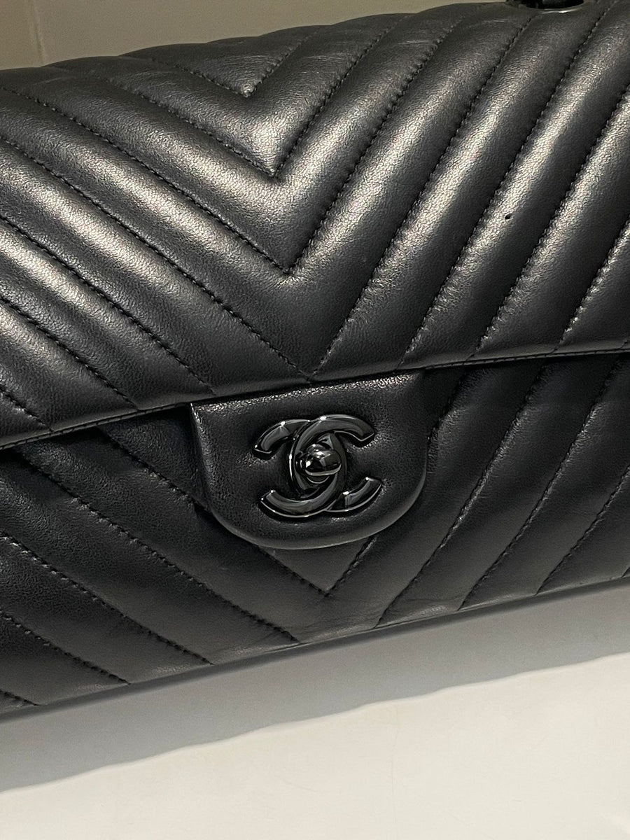 Chanel Classic Chevron Medium Double Flap So Black Lambskin ...