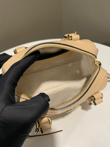 Open image in slideshow, Gucci GG Matelasse Top Handle Boston Beige Calfskin