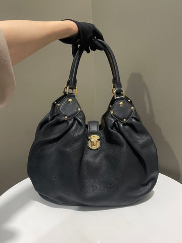 Open image in slideshow, Louis Vuitton Mahina Black Grainy Leather