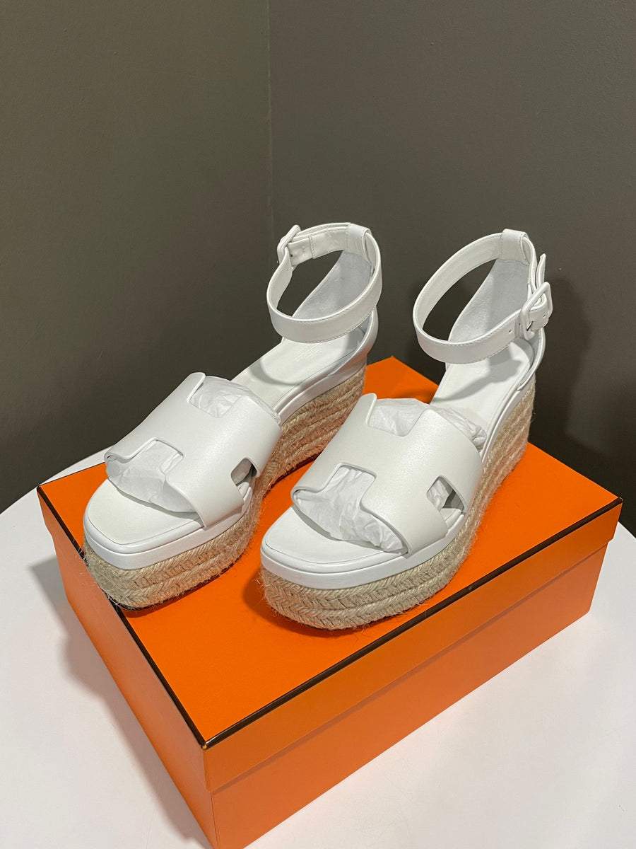 【足元の上品さと美しさを♪】HERMES Espadrilles Elda Elda espadrille | Hermès USA