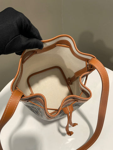 Open image in slideshow, Goyard Petit Flot Bucket Bag Tan / Black Goyardine Canvas