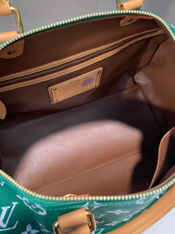 Open image in slideshow, Louis Vuitton Speedy P9 Bandoulière 40 Vert Monogram Calfskin