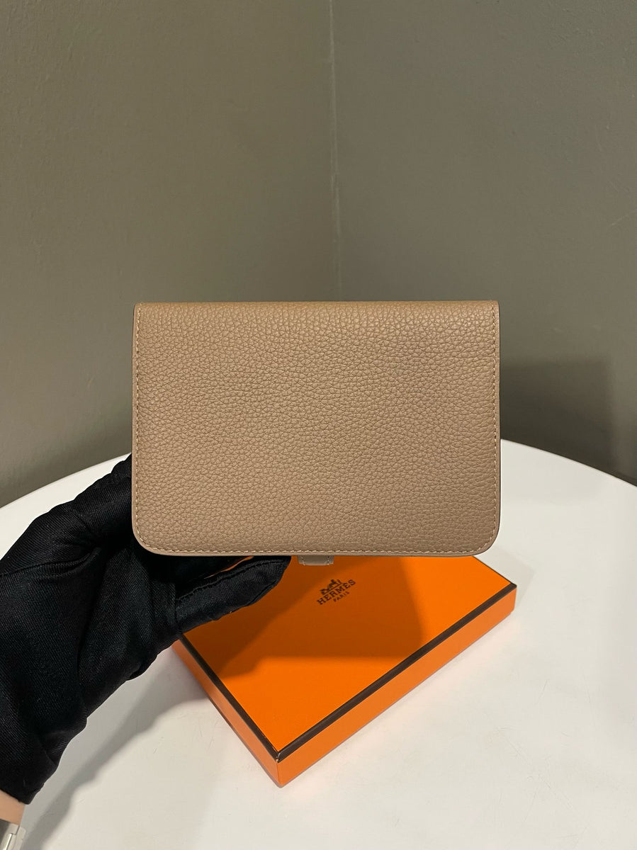 Hermes Dogon Compact Beige De Weimar Togo – LOVELOTSLUXURY