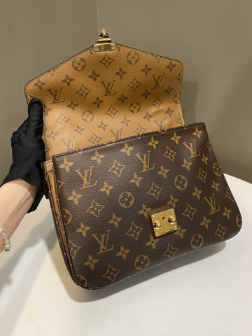 Open image in slideshow, Louis Vuitton Pochette Metis Reverse Monogram
