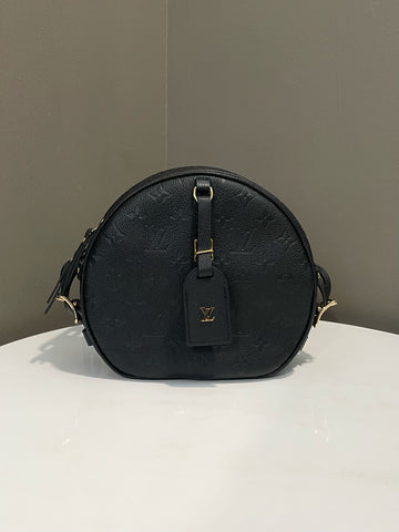 Open image in slideshow, Louis Vuitton Boite Chapeau Souple Black Monogram