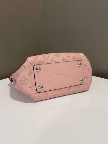 Open image in slideshow, Louis Vuitton Babylone Bag Nude Pink Mahina