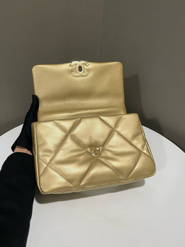 Open image in slideshow, Chanel 19 Flap Bag Golden