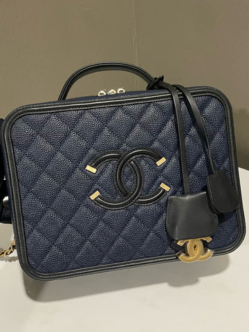 Open image in slideshow, Chanel Filigree Vanity Case Navy / Black Caviar