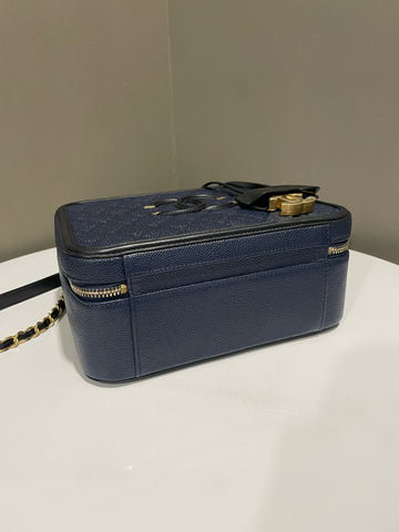 Open image in slideshow, Chanel Filigree Vanity Case Navy / Black Caviar