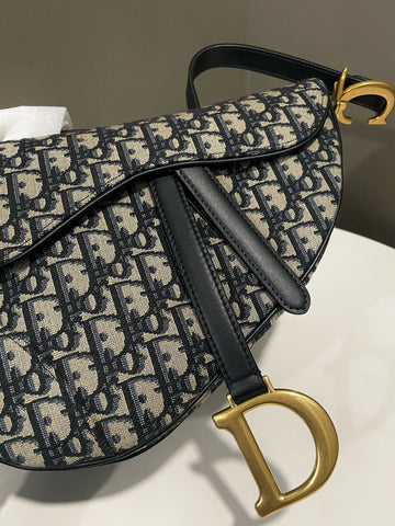Open image in slideshow, Dior Saddle Bag with Strap Classic Oblique