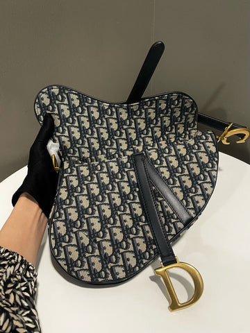 Open image in slideshow, Dior Saddle Bag with Strap Classic Oblique