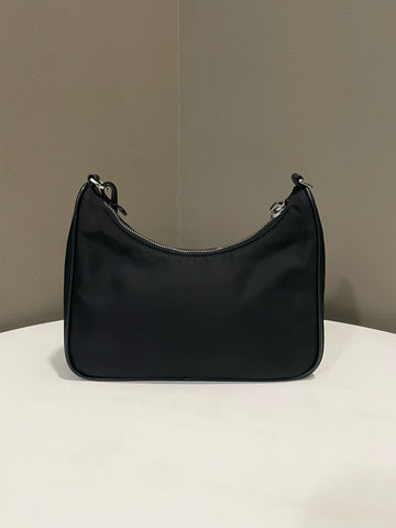 Open image in slideshow, Prada Re-Edition 2005 Nylon Bag Black Nylon