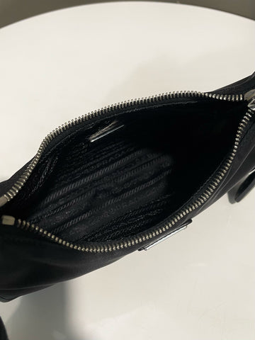 Open image in slideshow, Prada Re-Edition 2005 Nylon Bag Black Nylon
