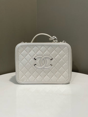Open image in slideshow, Chanel Filigree Vanity Case Silver Caviar