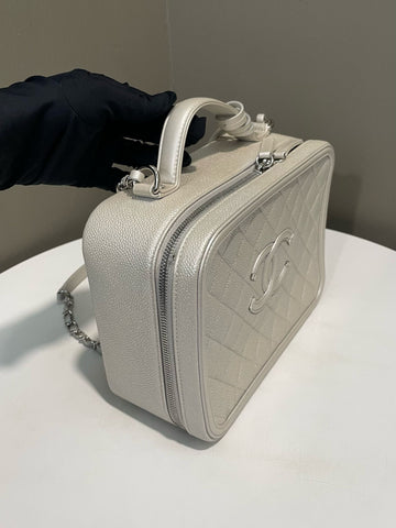 Open image in slideshow, Chanel Filigree Vanity Case Silver Caviar