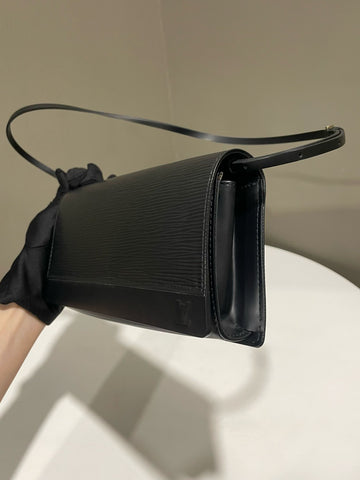 Open image in slideshow, Louis Vuitton Honfleur Clutch Black Epi