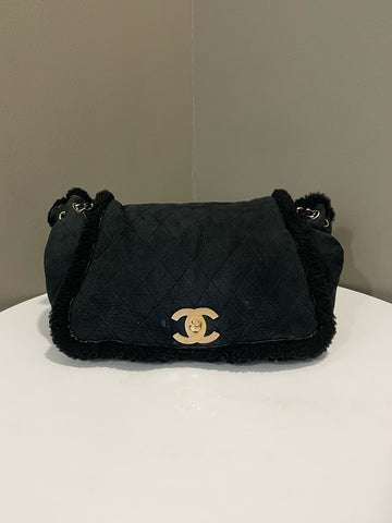 Open image in slideshow, Chanel Shearling Accordion Flap Bag Black Suede