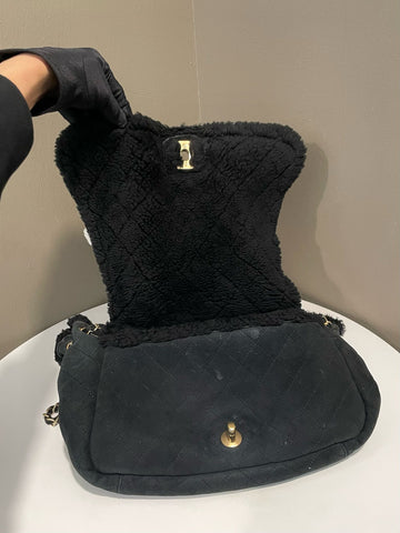 Open image in slideshow, Chanel Shearling Accordion Flap Bag Black Suede