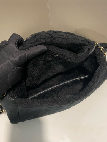Open image in slideshow, Chanel Shearling Accordion Flap Bag Black Suede