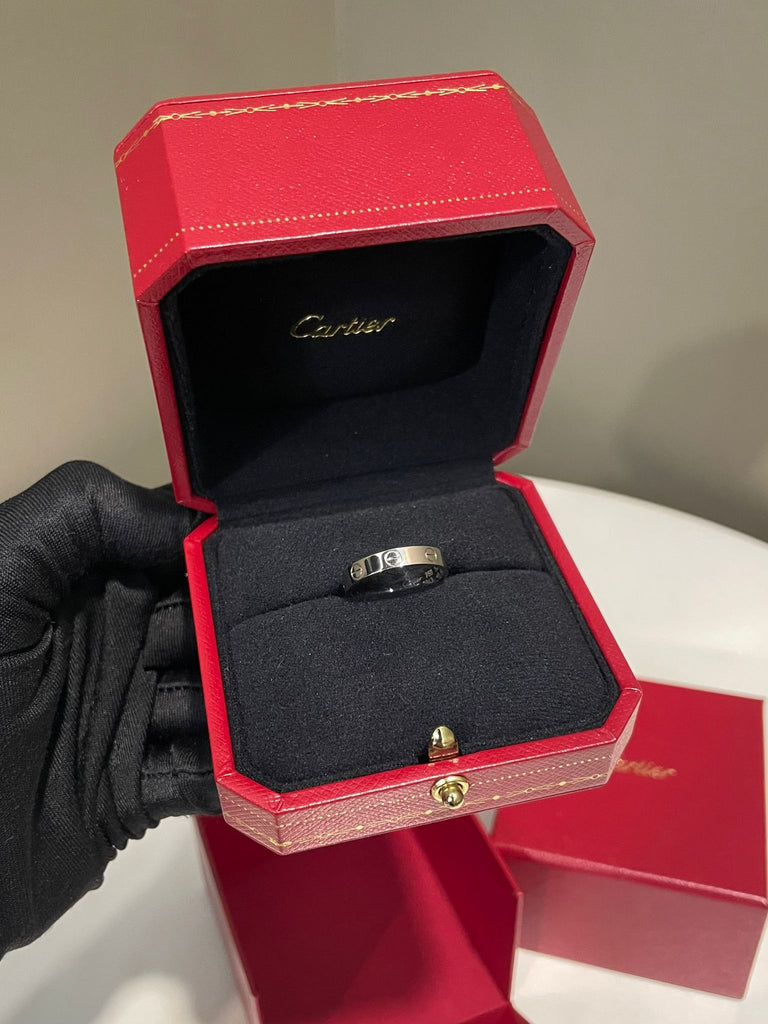 Cartier Love Ring
18K White Gold
Small Model