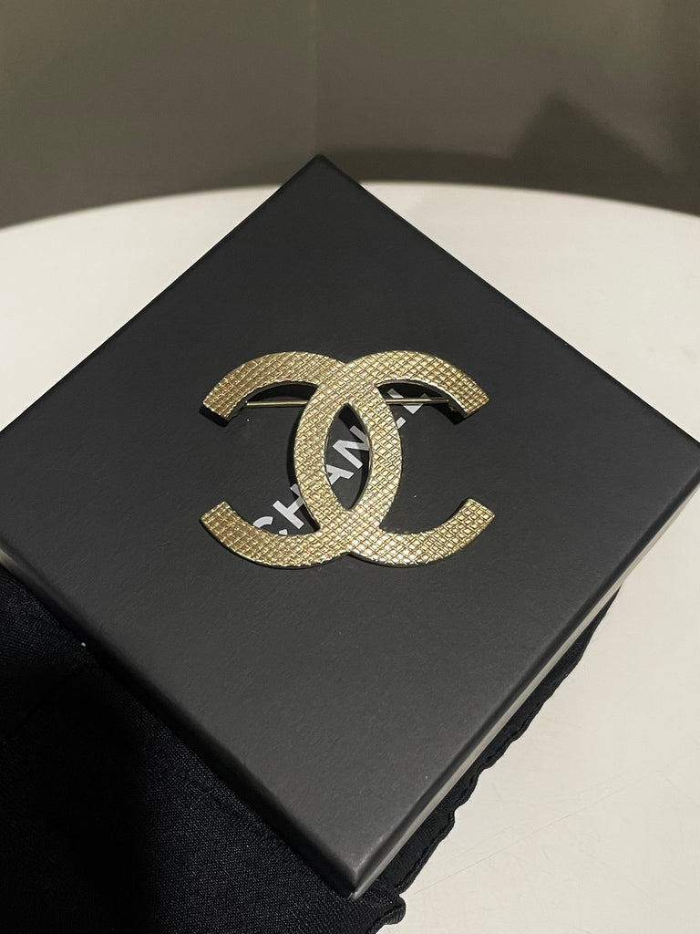 Chanel 16A CC Logo Brooch