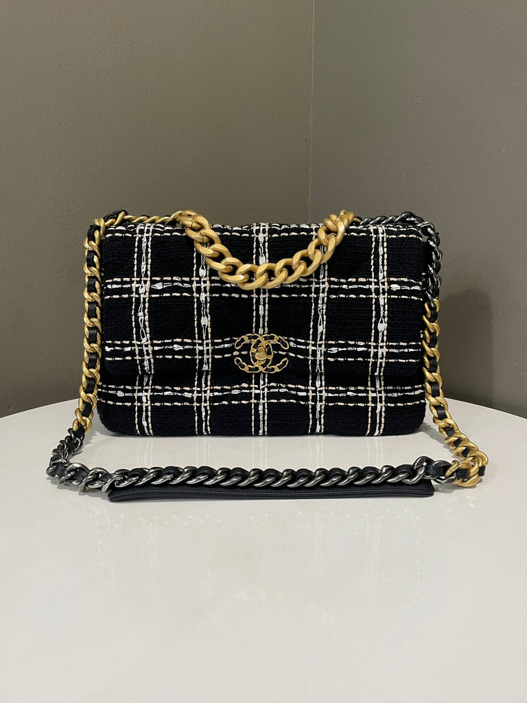 Chanel 19 Flap Bag
Black / White Tweed