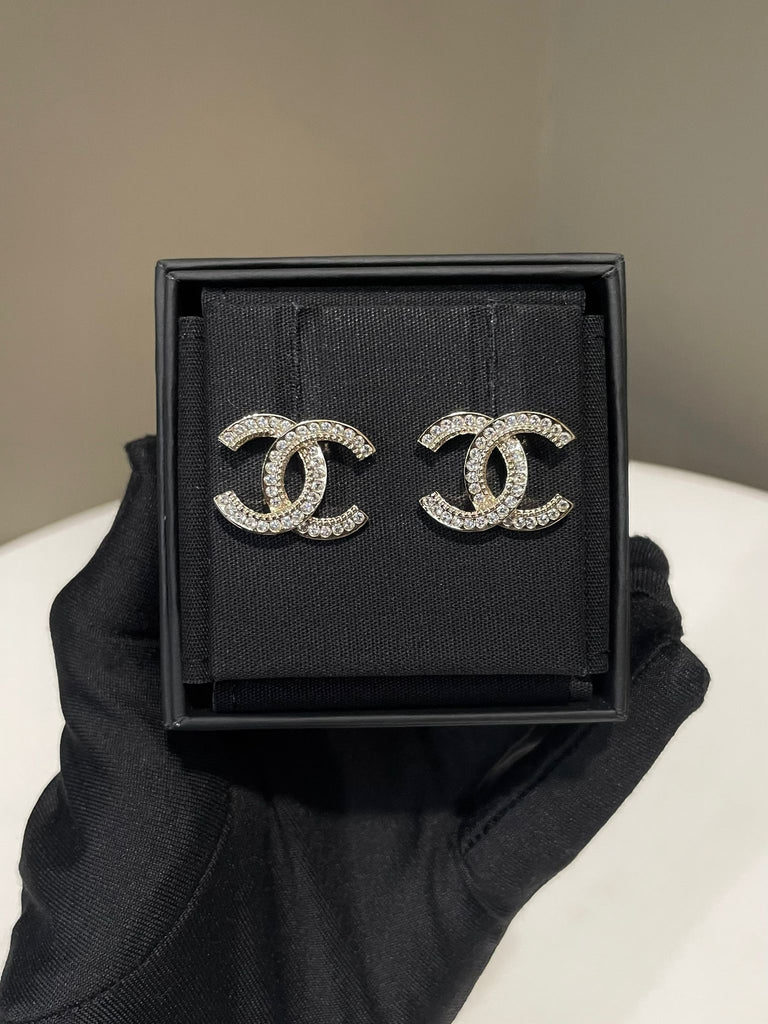Chanel 22B Classic Cc Earrings Rhinestone