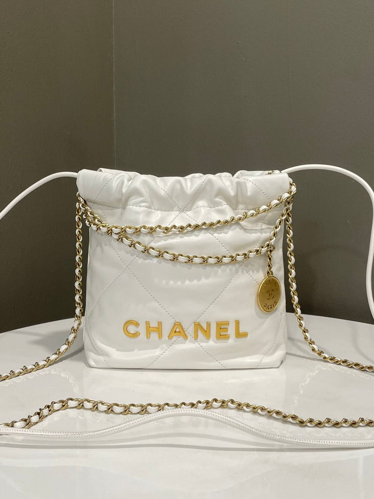 Chanel 22 Mini White Ivory 