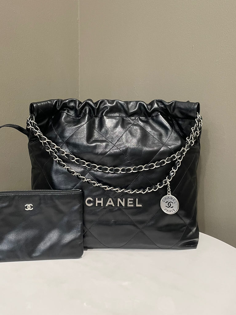 Chanel 22 Small
Black