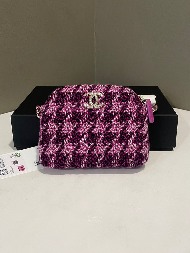 Chanel 24K VIP Tweed Houndstooth Clutch On Chain
Purple/ Pink/ Black Multi Tweed