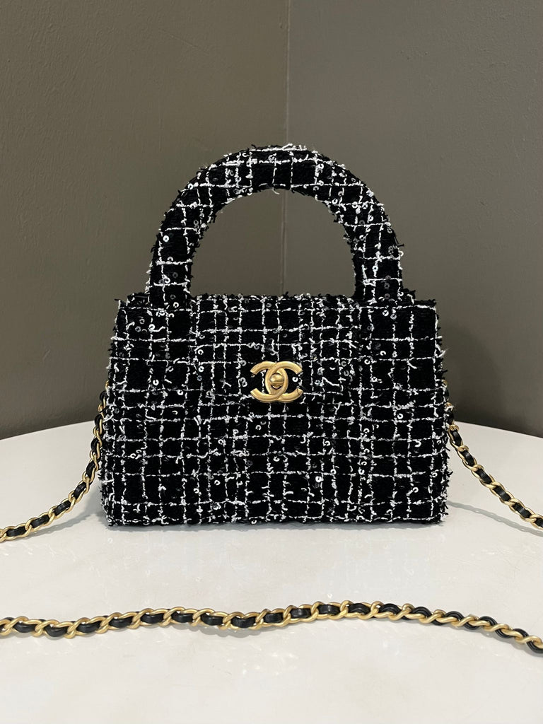 Chanel 24P Quilted Kelly Black / White Tweed
