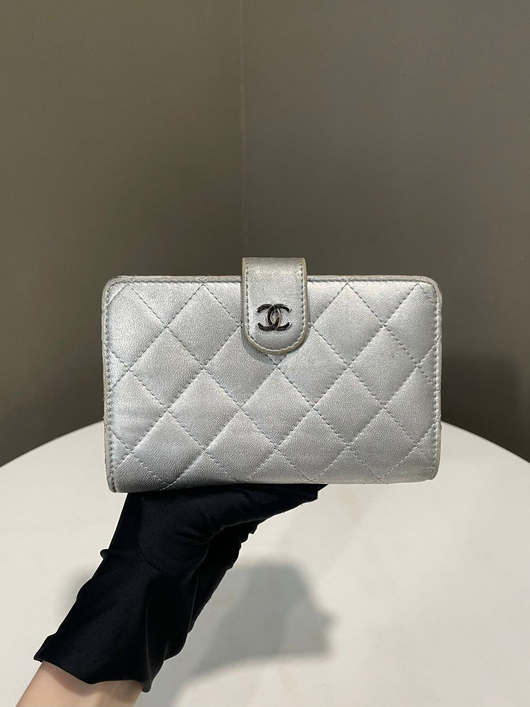 Chanel Bifolded Wallet Silver Lambskin