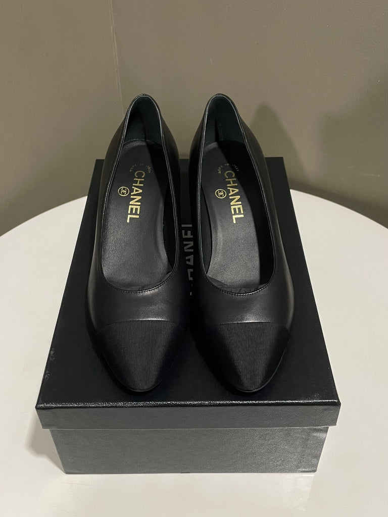 Chanel CC Logo Heel Pumps Black GHW Size 37.5 C