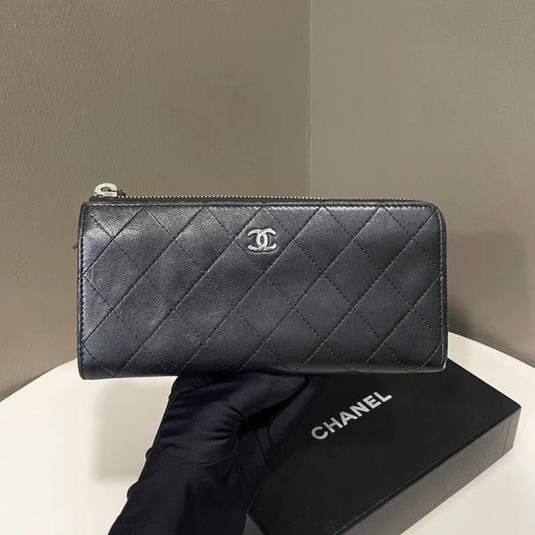 Chanel CC Long Zip Wallet Black Lambskin