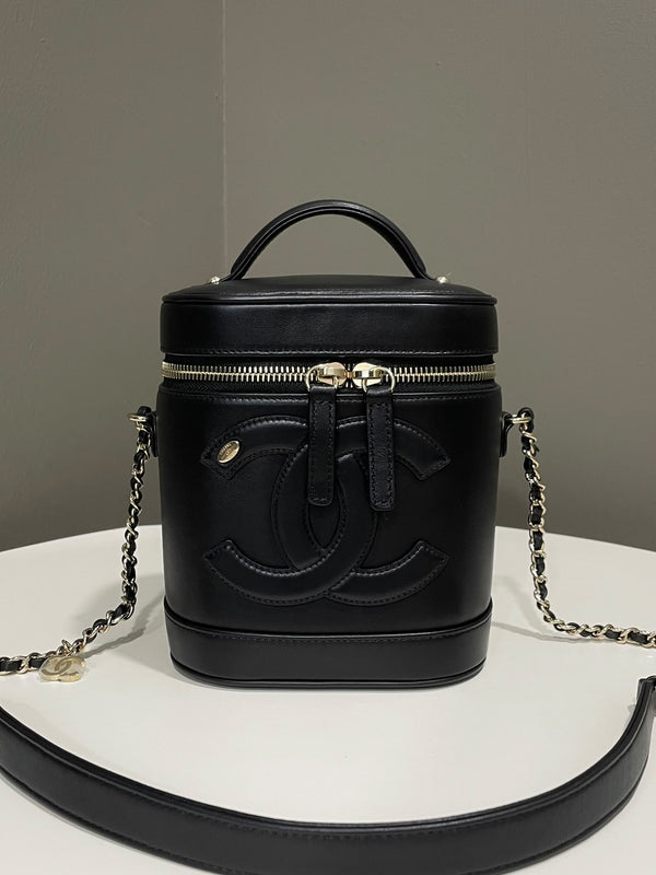 Chanel CC Mania Vanity Case Bag
Black Lambskin