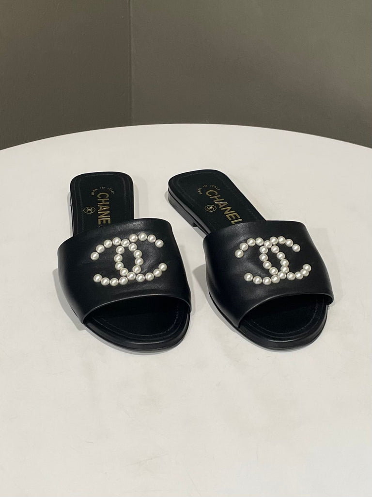 Chanel Pearl CC Flat Sandals Black / Ivory Glass Pearls Size 35