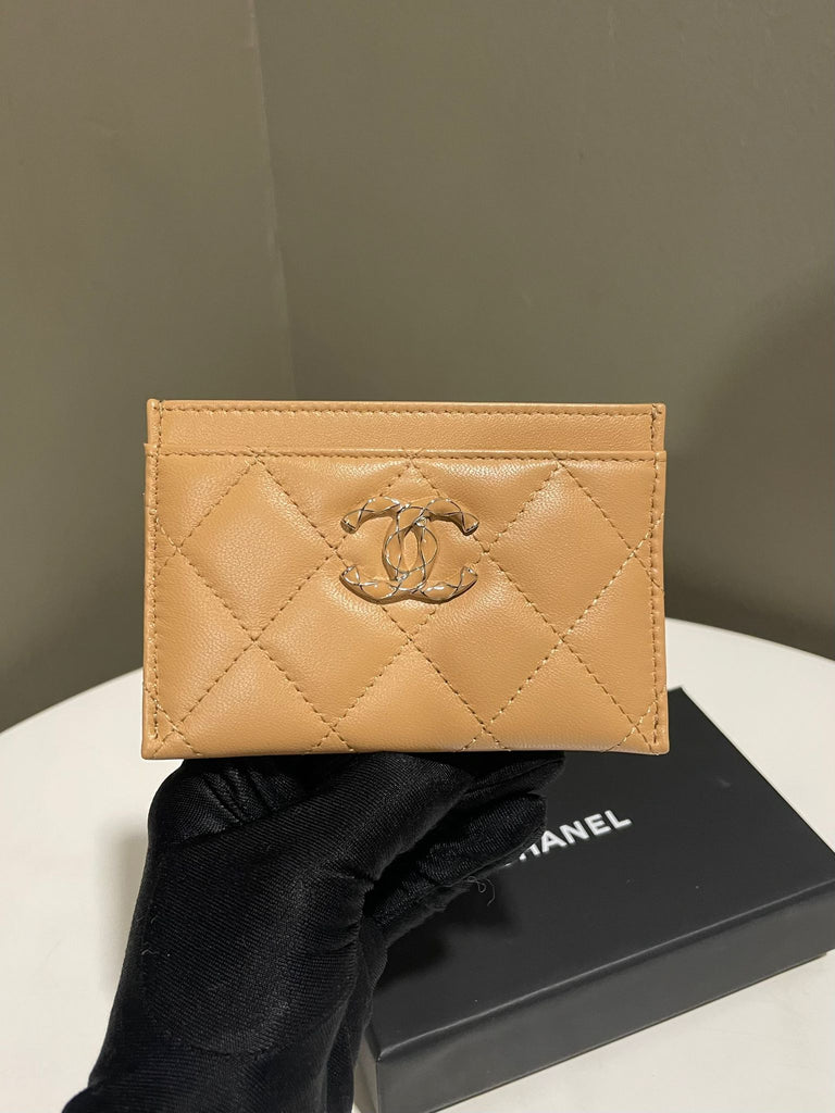 Chanel Quilted Cc Logo Card Holder Caramel Beige Lambskin