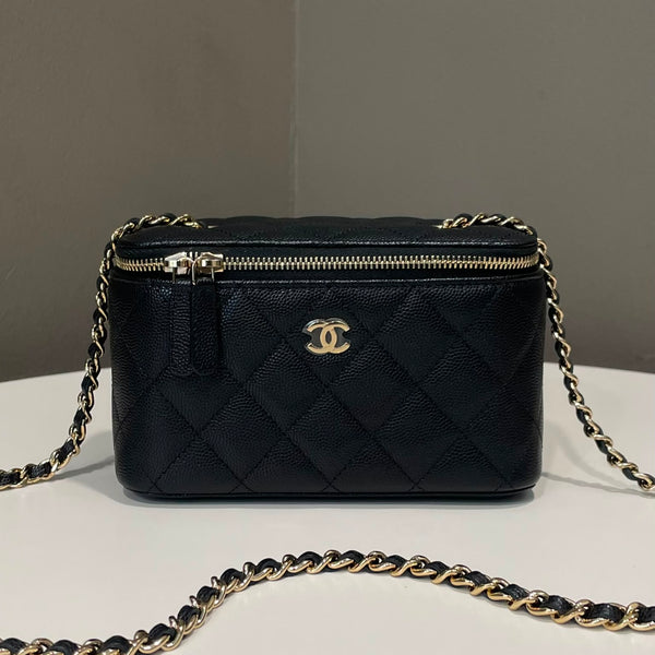 Chanel Quilted Vanity Rectangular
Black Caviar 