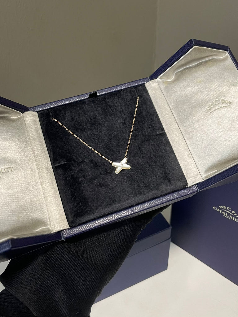 Chaumet Jeux de Liens Pendant Ivory Mother of Pearl 18K Rose Gold