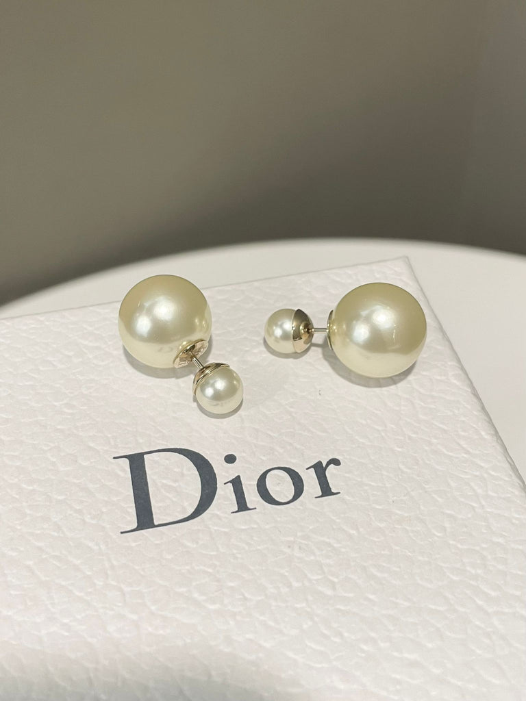 Dior Pearl Tribales Earring Ivory Glass Pearls