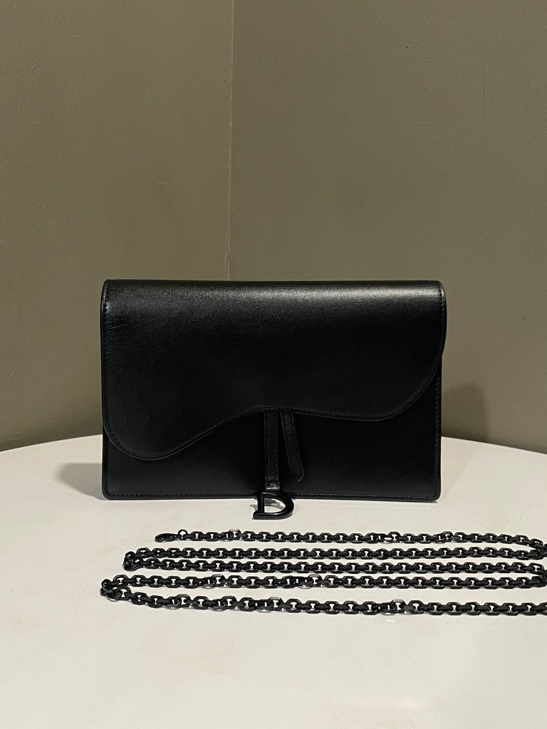 Dior Saddle Pouch with Chain
Black Smooth Leather