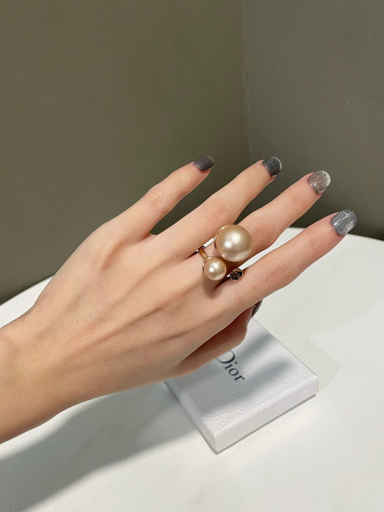 Dior Ultradior Ring Champagne Glass Pearls
