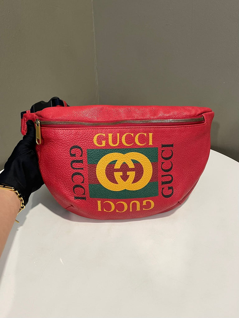 Gucci GG Supreme Bum Bag 
Red/Multicolor Grained Leather