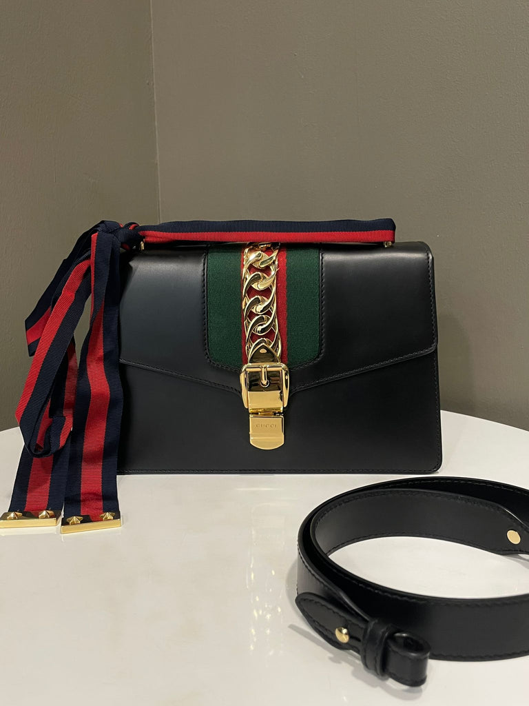 Gucci Sylvie Bag
Black / Green / Red Calfskin