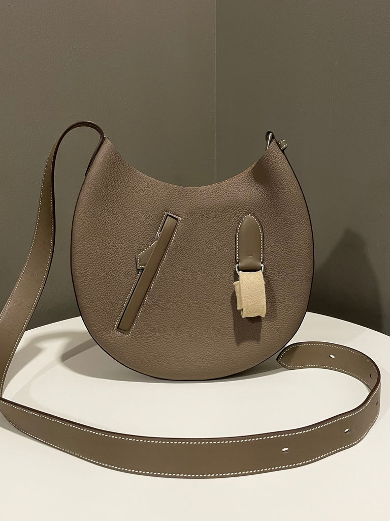 Hermes Arcon Slim Etoupe Togo