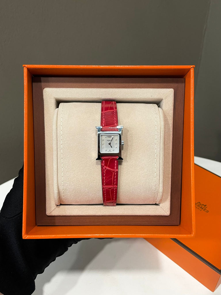 Hermes Heure H Watch
Braise Alligator
Mother Of Pearl Light Grey