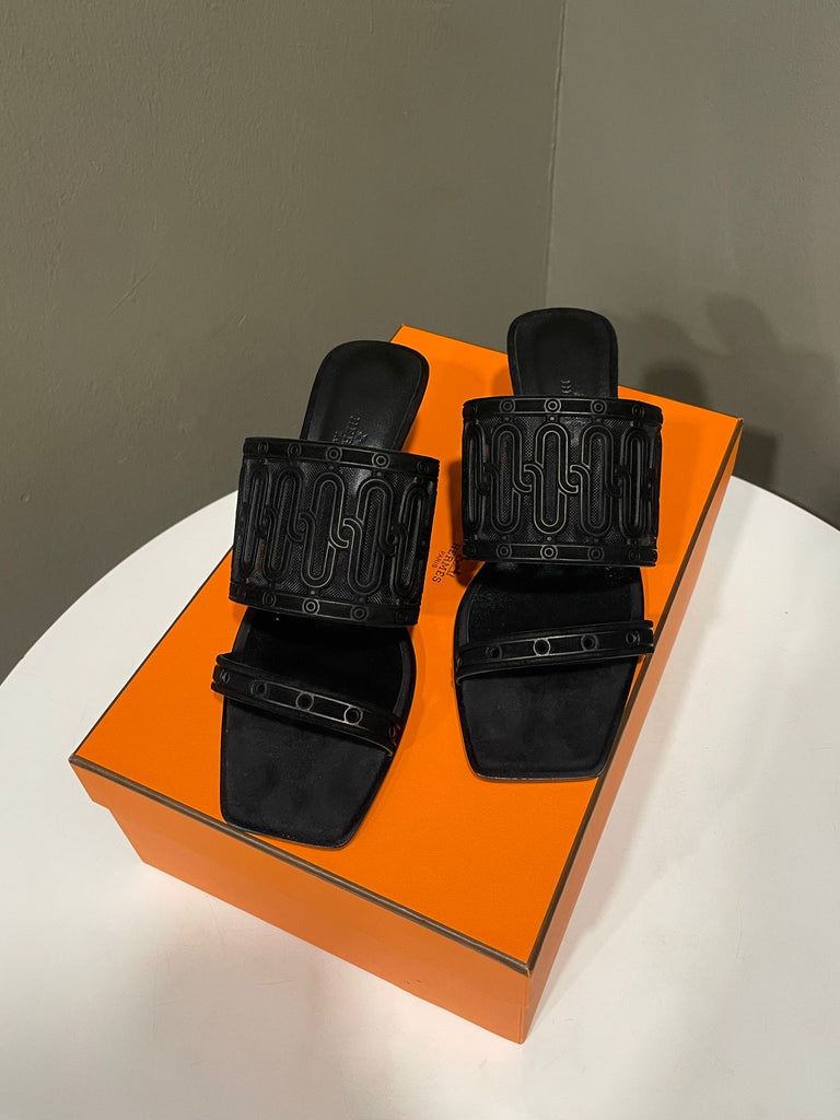 Hermes Joia 55 Sandal
Black 