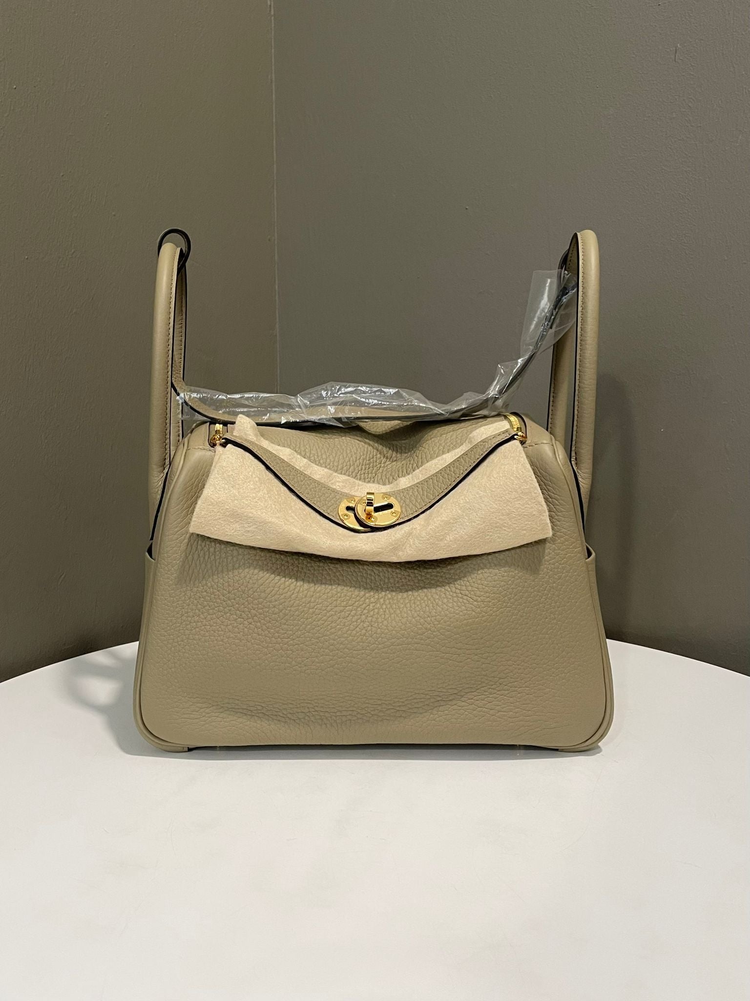 Hermes Lindy 26 Beige Marfa Clemence – LOVELOTSLUXURY